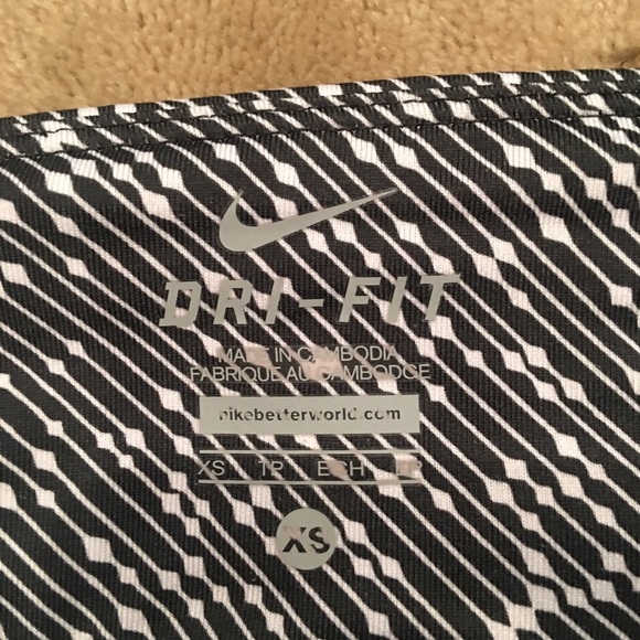 🔥🔥Nike Dri-Fit crop pants—black and white.  XS - Picture 6 of 7